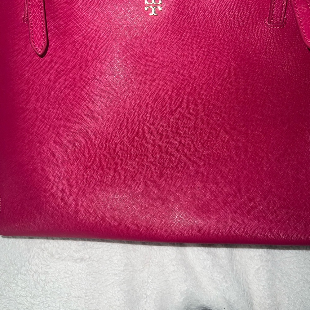 Tory Burch pink saffiano leather tote!🩷 - Picture 16 of 17